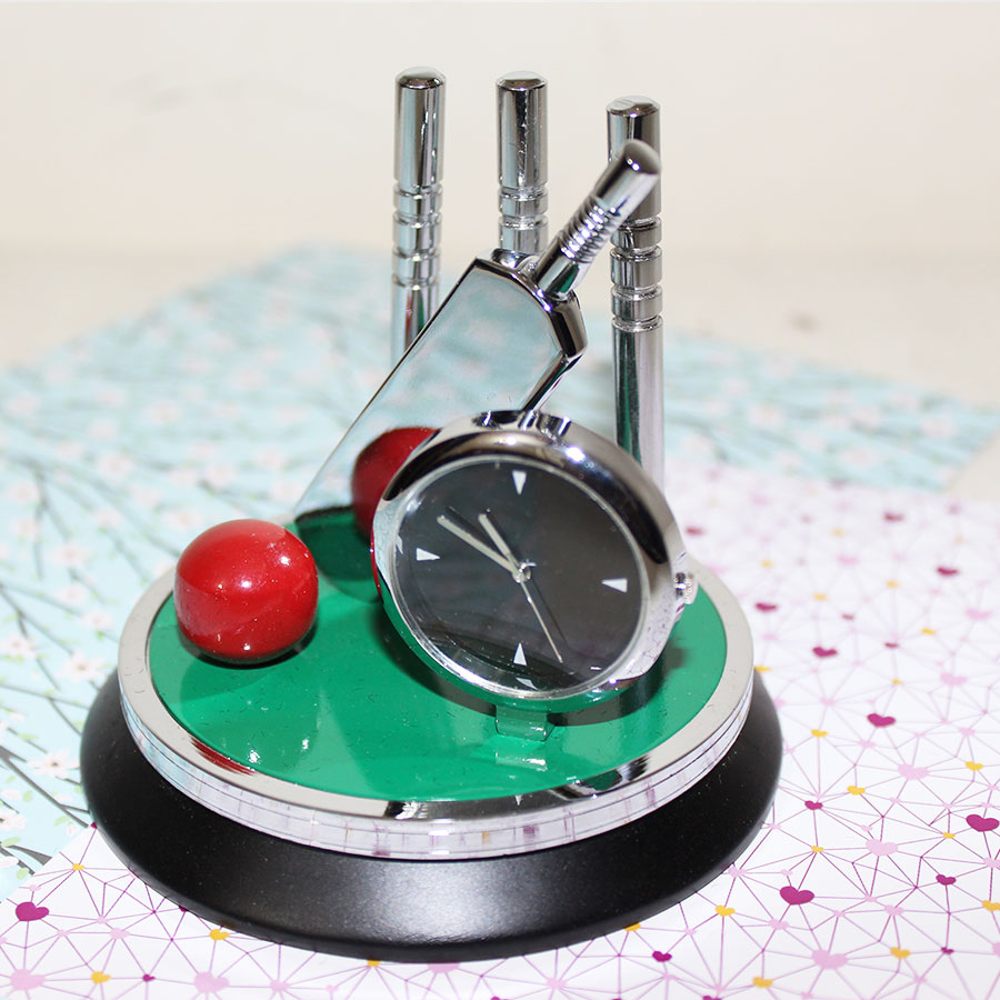 Amazon.com: GAMIRA Metal Pendulum Clock Table Clock, Clocks for Living Room  Decor, Silent Modern Luxury Desk Clock Watches Living Room Bedroom  Decoration Gift Ideas-C : Home & Kitchen